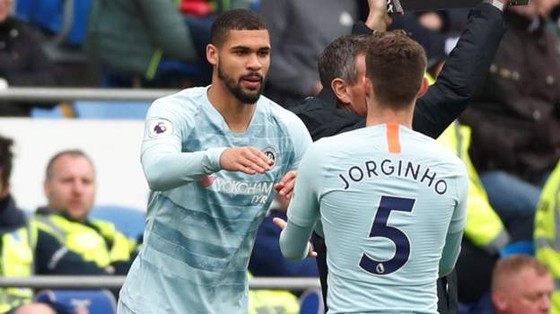 Cardiff City - Chelsea 1-2: Ngược dòng gây tranh cãi và bàn thắng việt vị của Azpilicueta ảnh 10