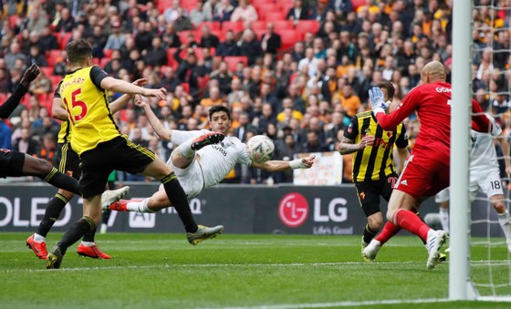 Watford - Wolves 3-2: Deulofeu ghi cú đúp đưa Watford vào chung kết ảnh 6