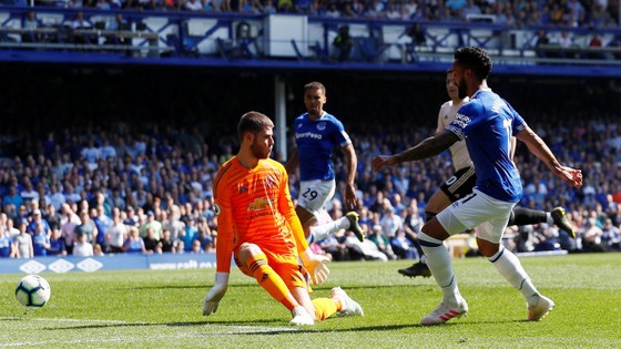 Everton - Man United 4-0: Richarlison, Sigurdsson nhấn chìm Quỷ đỏ ảnh 8