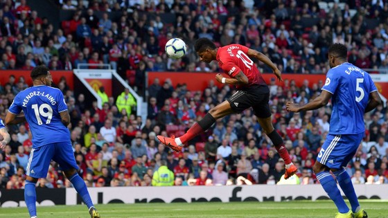 Man United - Cardiff City 0-2: Cơn mưa buồn ở Old Trafford ảnh 7
