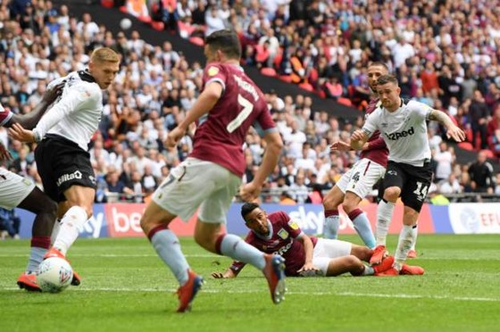 Thắng Derby County 2-1, Aston Villa ẵm tiền, thăng hạng ảnh 8