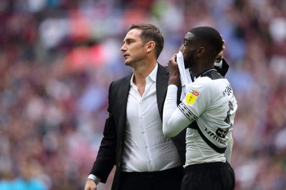 Thắng Derby County 2-1, Aston Villa ẵm tiền, thăng hạng ảnh 12
