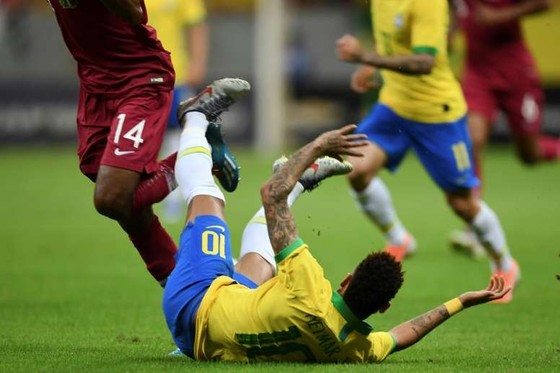 Chấn thương Neymar không nghiêm trọng: chỉ dưỡng thương trong 4 tuần