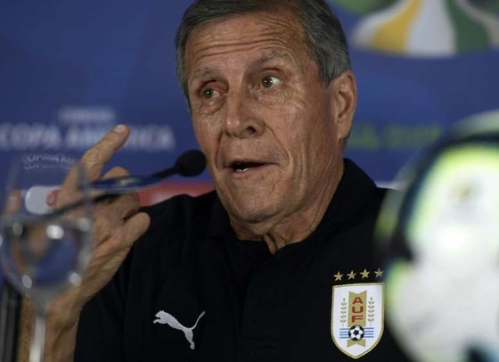 HLV kỳ cựu Oscar Tabarez của tuyển Uruguay 