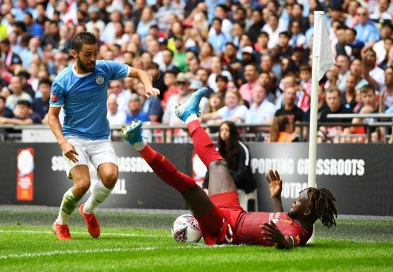 Liverpool - Man City 1-1 (4-5): Salah xui xẻo, Claudio Bravo giúp Pep đoạt giải ảnh 8