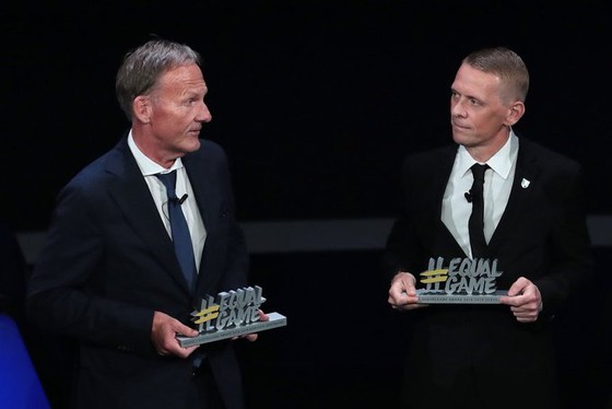 Bốc thăm: Barca, Dortmund, Inter vào bảng tử thần, Van Dijk giành 2 giải thưởng ảnh 7 Bốc thăm: Barca, Dortmund, Inter vào bảng tử thần, Van Dijk giành 2 giải thưởng ảnh 7