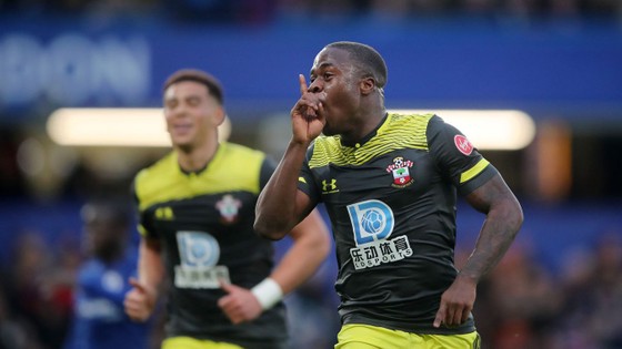 Chelsea - Southampton 0-2: The Blues lại 'tặng quà' ở Stamnford Bridge ảnh 4