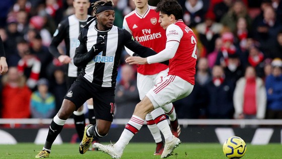 Arsenal - Newcastle 4-0: Aubameyang, Pepe, Oezil và Lacazette nhấn chìm Chích chòe ảnh 3