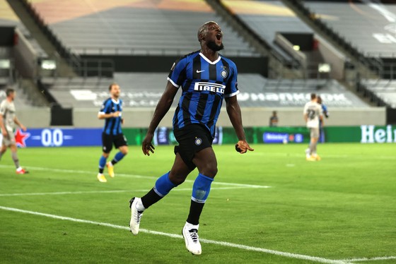 Romelu Lukaku đoạt giải Cầu thủ xuất sắc nhất Europa League 2019-2020 ảnh 1