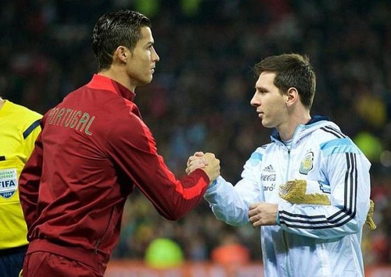 Jamie Carragher nói Messi giỏi hơn Ronaldo nhưng ông tôn trọng CR7 hơn ảnh 1 Jamie Carragher nói Messi giỏi hơn Ronaldo nhưng ông tôn trọng CR7 hơn ảnh 1