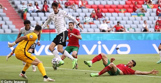 Bồ Đào Nha – Đức 2-4: Ronaldo ghi bàn nhưng Xe tăng Đức đè bẹp Bồ Đào Nha ảnh 5