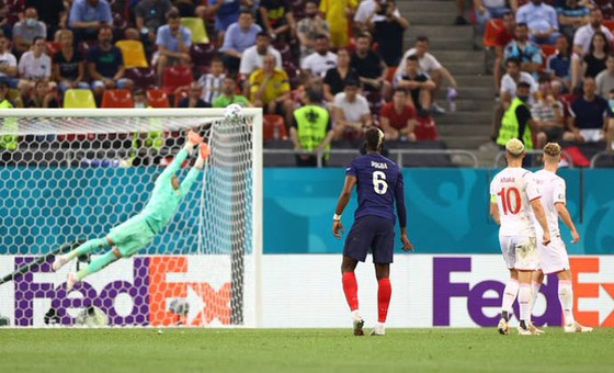 Cú sút xa của Patrik Schick vào lưới Scotland là bàn thắng đẹp nhất Euro 2020 ảnh 4