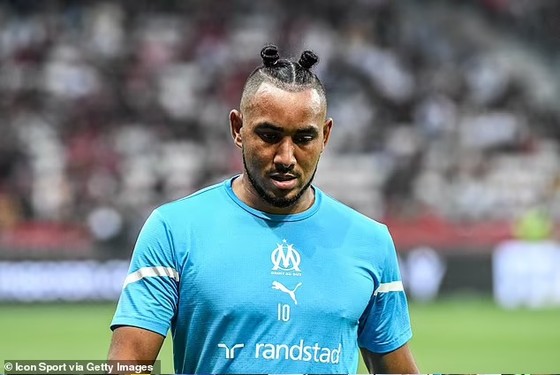 Bạo động trong trận Nice – Marseille, CĐV tràn vào sân tấn công Dimitri Payet, trọng tài phải hủy trận đấu ảnh 1 Bạo động trong trận Nice – Marseille, CĐV tràn vào sân tấn công Dimitri Payet, trọng tài phải hủy trận đấu ảnh 1