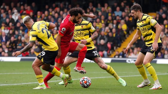 Mo Salah hiện thời xuất sắc hơn Messi lẫn Ronaldo ảnh 2