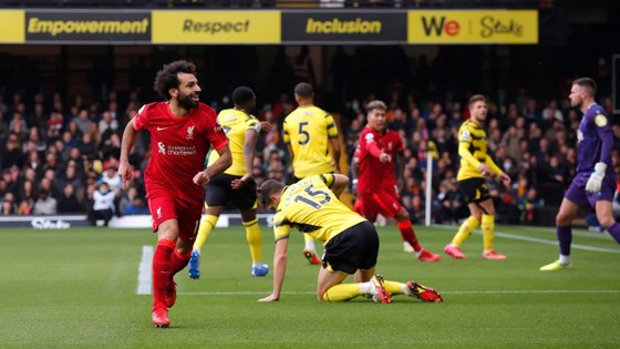 Mo Salah hiện thời xuất sắc hơn Messi lẫn Ronaldo ảnh 1