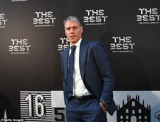 Van Basten: Ai nói Ronaldo giỏi hơn Messi là không biết gì về bóng đá ảnh 1