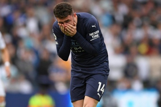 Aymeric Laporte sẽ phải nghỉ ít nhất 2 tháng
