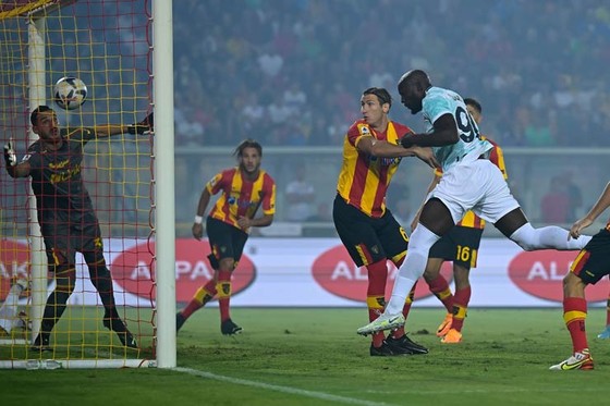AC Milan thắng ngược, Inter Milan vất vả có 3 điểm ảnh 2