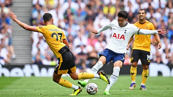 Harry Kane ghi kỷ lục, Tottenham hạ gục Wolves ảnh 3