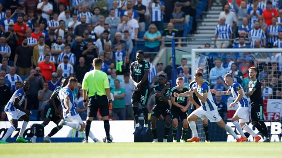 Brighton đè bẹp Leicester trong cơn mưa bàn thắng ở hiệp 2 ảnh 5