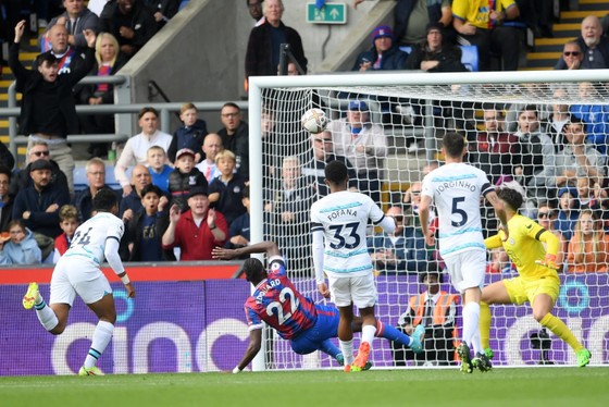 Conor Gallagher nhấn chìm đội bóng cũ khi Chelsea ngược dòng thắng Crystal Palace ảnh 1
