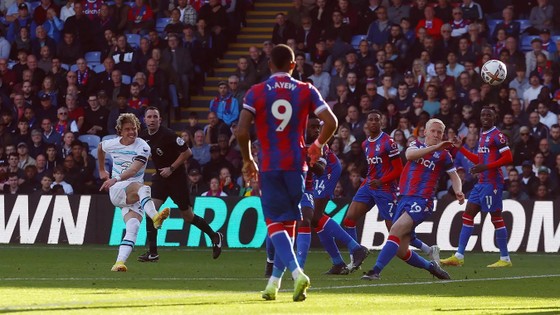 Conor Gallagher nhấn chìm đội bóng cũ khi Chelsea ngược dòng thắng Crystal Palace ảnh 4