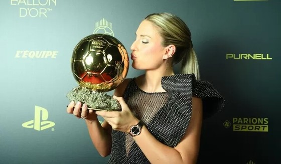 Karim Benzema và Alexia Putellas nhận Quả bóng vàng 2022 ảnh 2