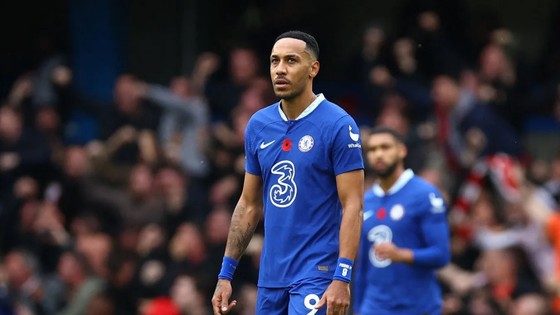 Gabriel ghi bàn đưa Arsenal trở lại ngôi đầu bảng ảnh 4