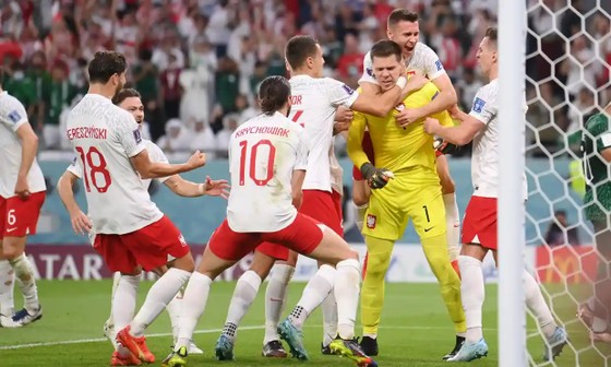 Ba Lan – Saudi Arabia 2-0: Lewandowski và Szczesny tỏa sáng ảnh 3