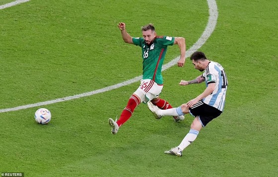 Argentina – Mexico 2-0: Messi giải cứu gã khổng lồ Nam Mỹ, Enzo Fernandez góp công bằng siêu phẩm ảnh 2