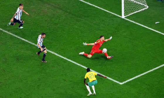 Argentina – Australia 2-1: Messi ghi bàn thứ 789 trong trận đấu thứ 1.000 của mình, đưa Argentina vào tứ kết ảnh 4