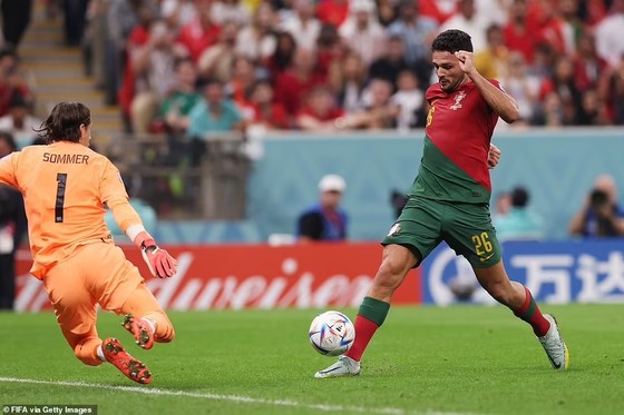 Người thay thế Ronaldo ghi hattrick vào lưới Thụy Sĩ, Goncalo Ramos là ai? ảnh 2