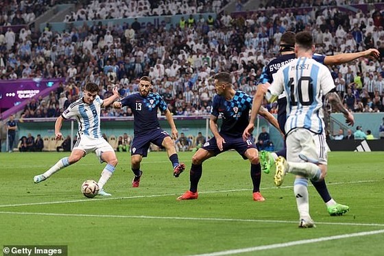Argentina – Croatia 3-0: Đòn phản công độc địa Julian Alvarez và dấu ấn của Leo Messi giúp Argentina vào chung kết ảnh 5