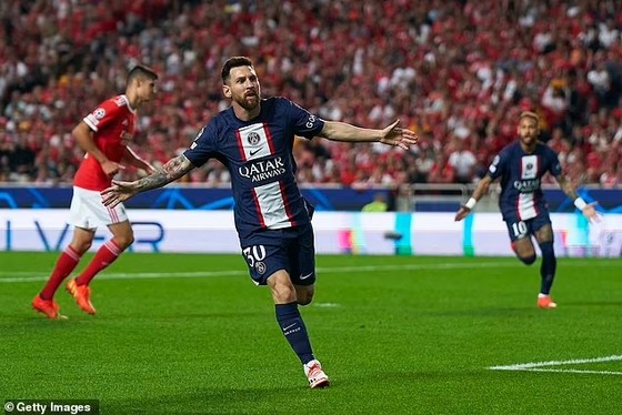 Messi celebra un bonito gol contra el Benfica