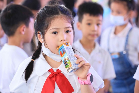Hơn 1.000 trẻ em tham gia sân chơi ngày 1-6 của Vinamilk ảnh 1