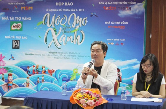 Đạo diễn Nguyễn Thành Chánh Trực đại diện Ban tổ chức thông tin nội dung lễ hội đến báo chí tại họp báo vào chiều 10-12. Ảnh: PHONG LAM
