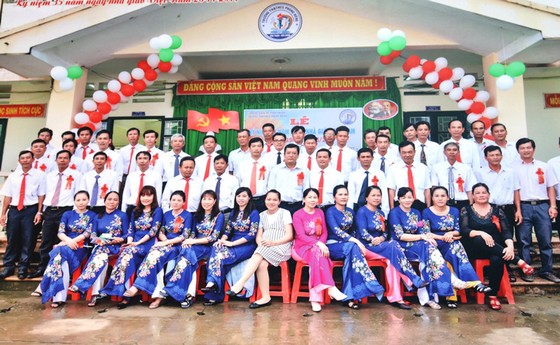 Những sáng kiến thiết thực của người thầy giáo vùng sâu ảnh 1 Những sáng kiến thiết thực của người thầy giáo vùng sâu ảnh 1
