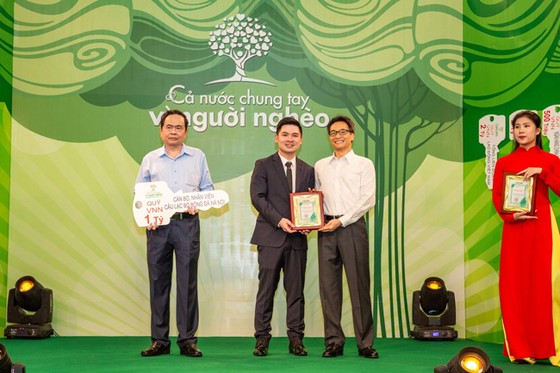 Các doanh nghiệp “bầu Hiển” ủng hộ 30 tỷ đồng quỹ “Vì người nghèo” ảnh 2 Các doanh nghiệp “bầu Hiển” ủng hộ 30 tỷ đồng quỹ “Vì người nghèo” ảnh 2