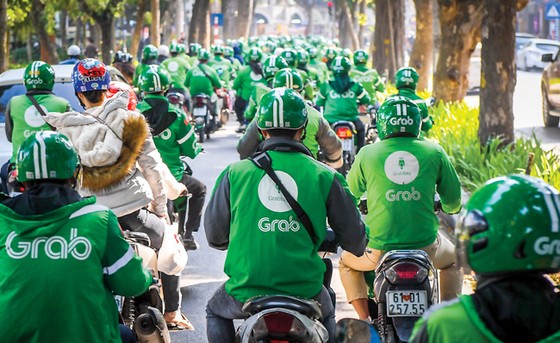 Nghịch lý hạn chế xe máy, phát triển xe công nghệ