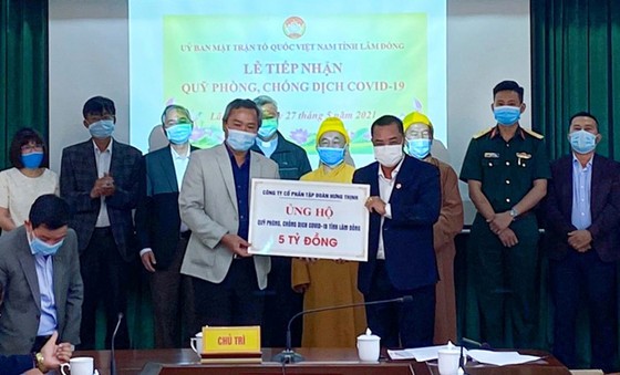 Hưng Thịnh trao tặng 50.000 liều vaccine phòng, chống Covid-19 cho tỉnh Bình Định ảnh 1 Hưng Thịnh trao tặng 50.000 liều vaccine phòng, chống Covid-19 cho tỉnh Bình Định ảnh 1