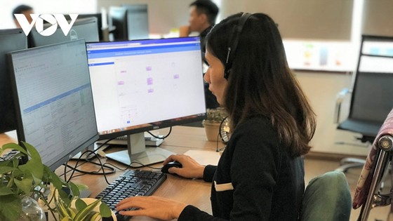 Việt Nam vẫn còn thiếu hành lang pháp lý cho các doanh nghiệp hoạt động trong lĩnh vực công nghệ mới của cách mạng công nghiệp 4.0 như blockchain, trí tuệ nhân tạo