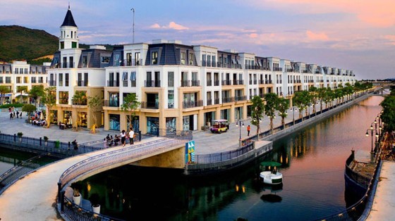 Giới đầu tư khát khao bất động sản cao cấp phong cách châu Âu nơi bán đảo ảnh 1 Giới đầu tư khát khao bất động sản cao cấp phong cách châu Âu nơi bán đảo ảnh 1