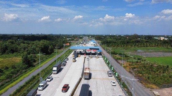 Khẩn trương khắc phục lỗi khi vận hành thu phí không dừng trên cao tốc - Ảnh 4. Khẩn trương khắc phục lỗi khi vận hành thu phí không dừng trên cao tốc - Ảnh 4.