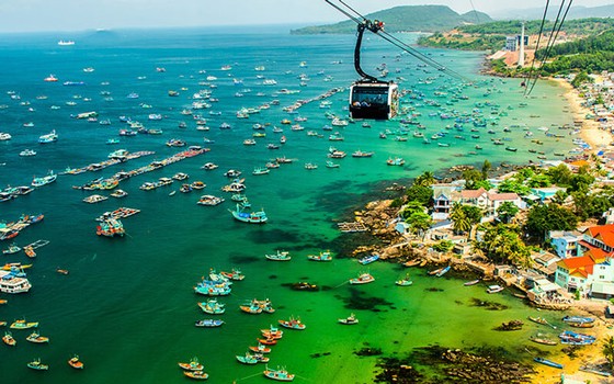 Phát triển du lịch thúc đẩy kinh tế vùng bền vững tại Hồ Tràm: Câu chuyện nhìn từ Phú Quốc ảnh 1