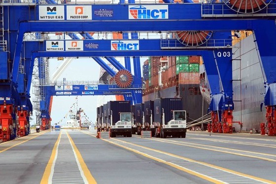Xuất khẩu hàng hóa qua cảng Hải phòng. (Ảnh: TTXVN)