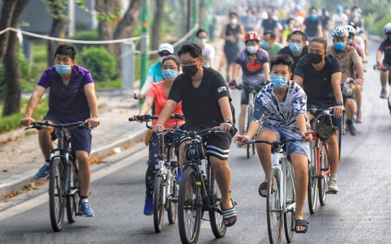 Dự kiến, từ ngày 29 tháng Chạp, người dân Hà Nội sẽ được trải nghiệm dịch vụ xe đạp công cộng (Ảnh minh họa: TTXVN)