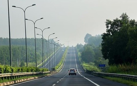 Cao tốc TP Hồ Chí Minh - Long Thành - Dầu Giây đoạn qua huyện Thống Nhất (gần ngã ba Dầu Giây). Ảnh: Hồng Đạt