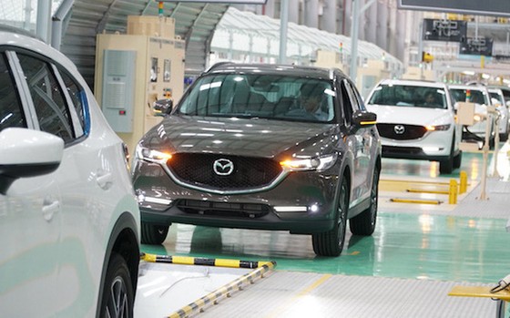 Dây chuyền lắp ráp ô tô Thaco Mazda tại Khu kinh tế mở Chu Lai, Quảng Nam. (Ảnh: Báo Đầu tư)
