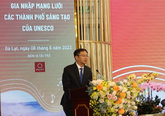 Ông Đặng Quang Tú - Chủ tịch UBND TP Đà Lạt, phát biểu tại hội thảo.