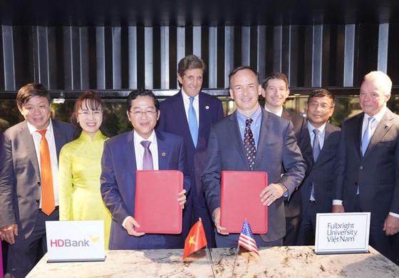 Đại học Fulbright Việt Nam và HDBank ký kết cung cấp vốn đối ứng 20 triệu USD